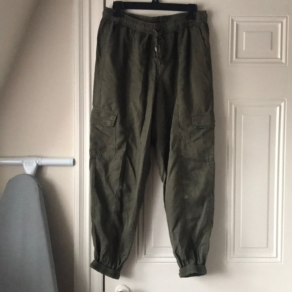 Olive joggers / pants